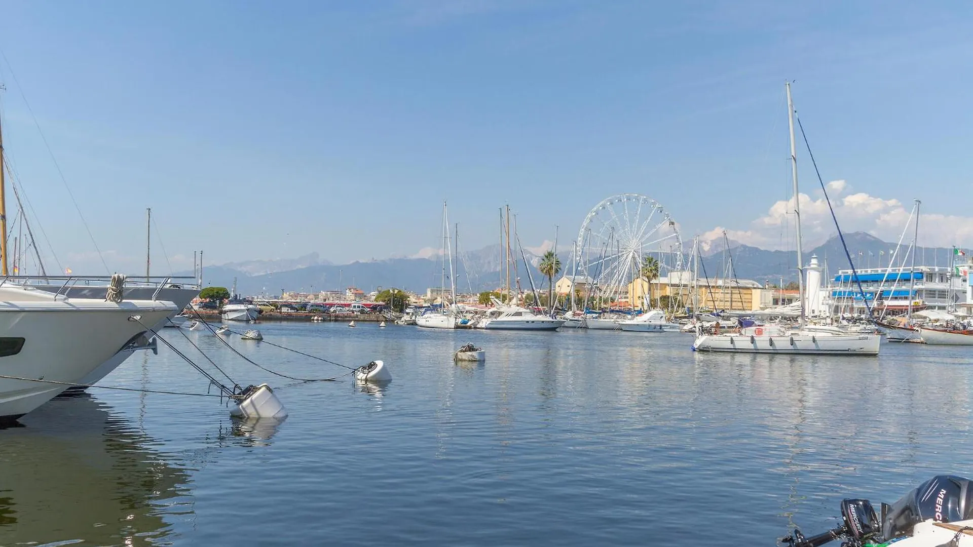Stunning Apartment In Viareggio
